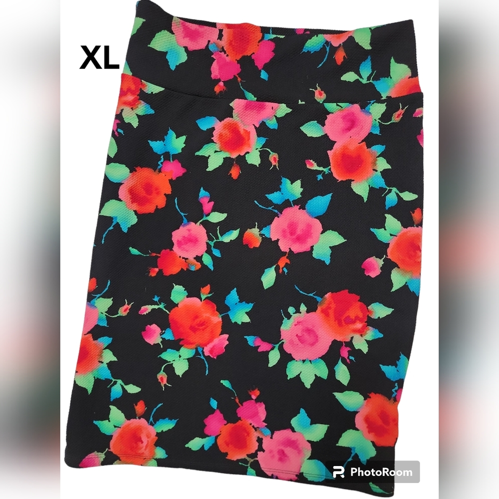 FLORAL PENCIL SKIRT